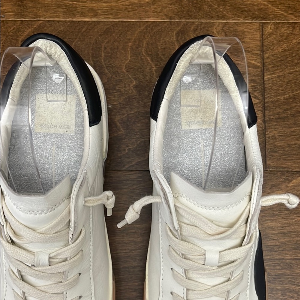Dolce Vita Sneakers - Picture 3 of 8
